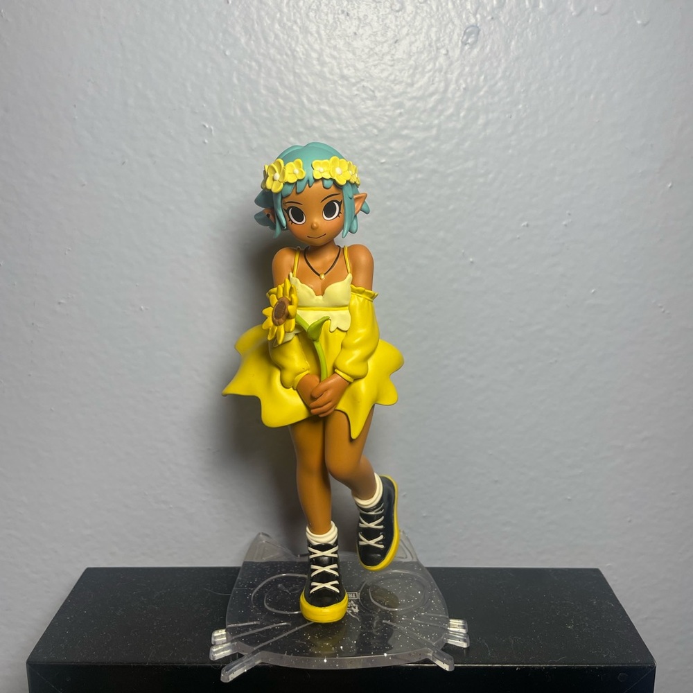 POPMART Peach Riot Punk Fairy Series - Frankie Sunflower Vinyl Figure
